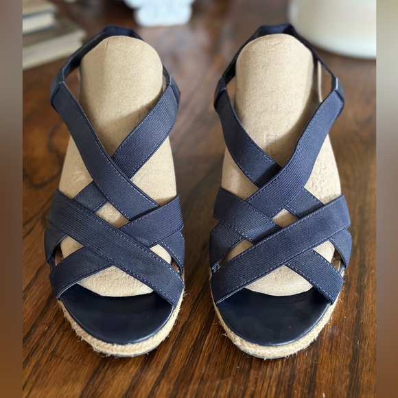 Woven wedge sandals, navy blue Merona Target brand, size 8.5 - Picture 5 of 7